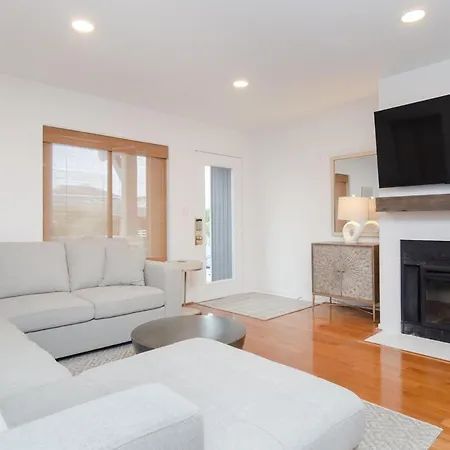 Villa Breathe Out By Bryant Real Estate